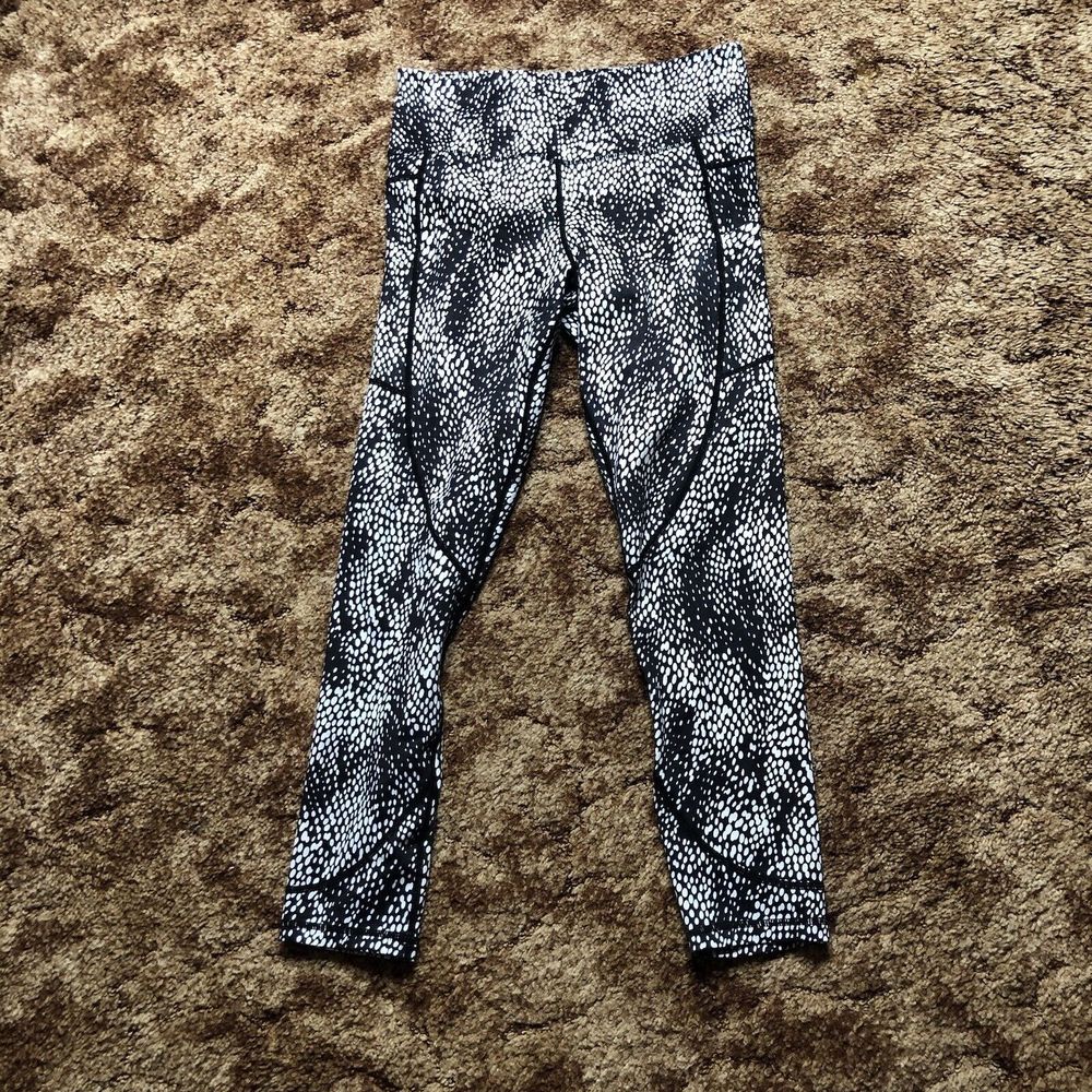 Zyia Active Leggings Women’s Size Large 8-10 Black White